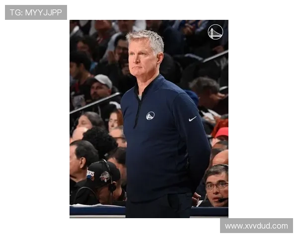 勇士队赛季初表现不佳 主帅科尔呼吁球员加快调整步伐