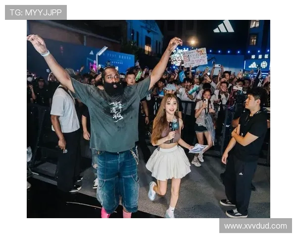 国家队锋线爆发逆转取胜引燃球迷热情新人双星表现惊艳全场